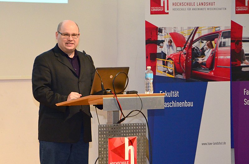 Prof. Dr. Markus Hünemörder (LMU München) hielt einen Vortrag über "The Simpsons and Society"