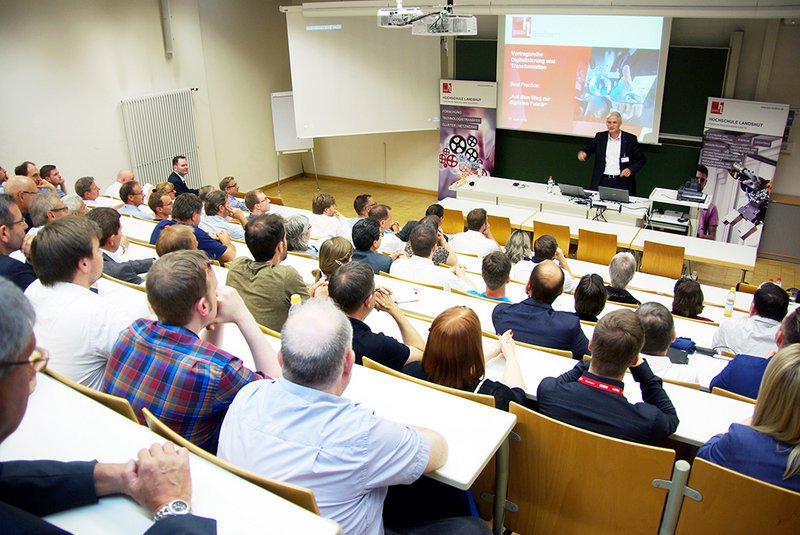 Hochschulpräsident Prof. Dr. Karl Stoffel freute sich über die große Resonanz der Veranstaltung. 
