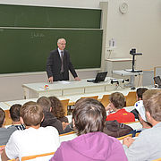 An der Hochschule hieß Präsident Prof. Dr. Karl Stoffel die Erstsemester willkommen.
