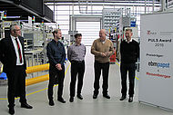 Die Preisträger von Rosenberger (v. rechts): Albert Staller (Leiter SCM/Logistik bei Rosenberger), Peter Rosenberger (Geschäftsleitung), Jürgen Rohr, Roman Fritzenwenger (beide Rosenberger), Prof. Dr. Markus Schneider (wissenschaftlicher Leiter TZ PULS