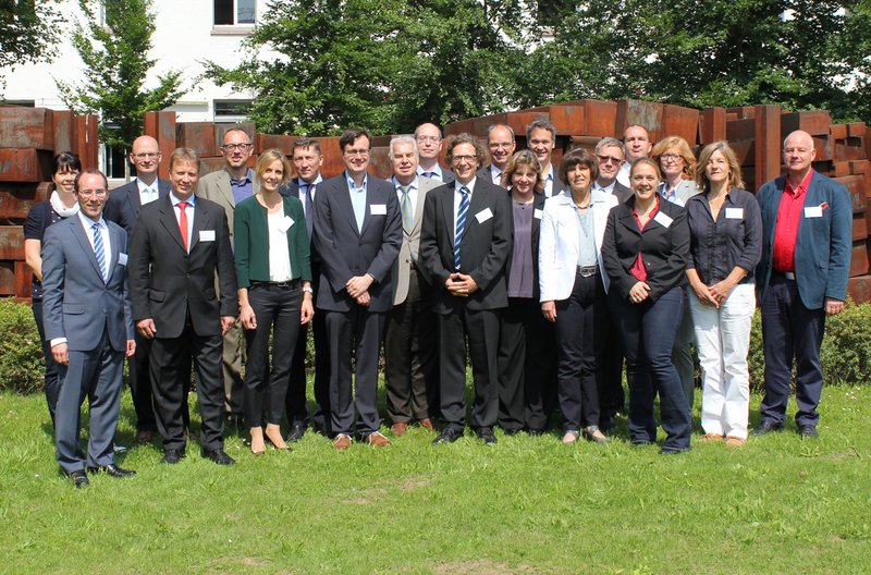 14 Hochschulen aus Europa gründen in Aschaffenburg eigenen Verbund für Vertriebsingenieure Academic Association of Sales Engineering (AASE)