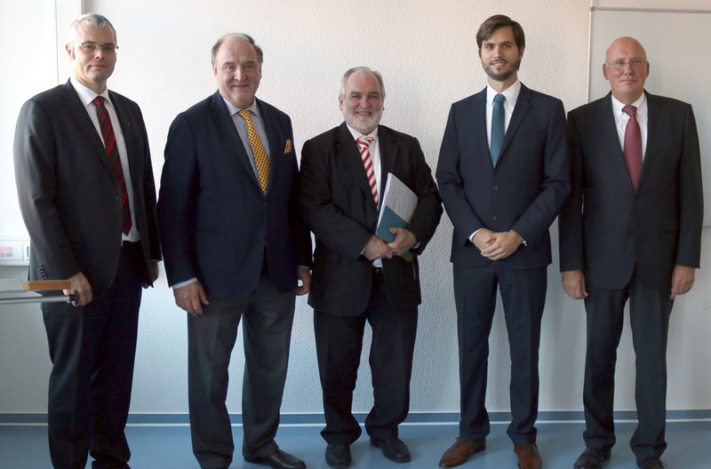 v.r.n.l.: Prof. Dr. Michael Schenk, Dr. Michael Ettl, Prof. Dr. Roland Kasper, Prof. Dr. Dombrowski, Prof. Dr. Markus Schneider