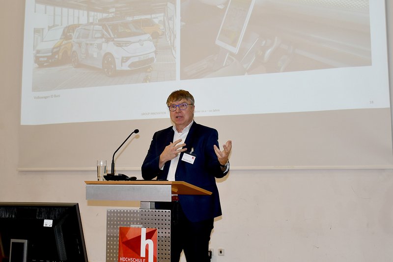 Wolfgang Müller-Pietralla (Volkswagen AG) sieht die Zukunft klar in der E-Mobilität.
