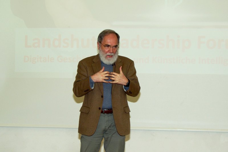 Neue digitale Geschäftsfelder zeigte Prof. Dr. Joseph Reger, Fujitsu Technology Solutions, auf.