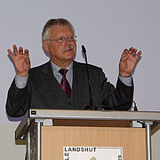 Regierungspräsident Heinz Grunwald sagte seine Unterstützung zu.