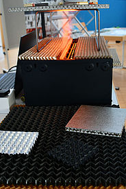 Feuerfestes High-Tech-Origami präsentierte die Foldcore GmbH.