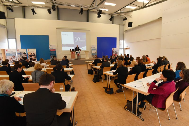 Zum zehnjährigen Bestehen lud die Initiative hochschule dual zur Fachtagung an die Hochschule Landshut ein - ein Thema bessere Verzahnung der Lernorte. (Foto: hochschule dual)