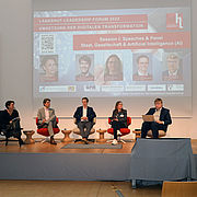 In den Panels diskutierten hochkarätige Experten*innen verschiedene Aspekte der Digitalisierung.