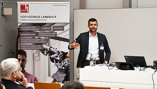 Markus Jung vom Automobilzulieferer LEONI erläuterte die gestiegenen Anforderungen im Elektronikbereich.