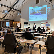 Rund 50 Teilnehmer/innen nutzten die Gelegenheit, in Präsenz am Joinventure-Leichtbau-Workshop teilzunehmen.