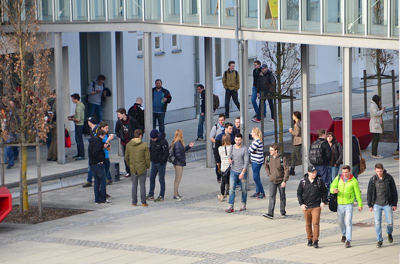 Es ist wieder was los am Landshuter Campus: 5.100 Studierende sind zum Sommersemester an der Hochschule Landshut eingeschrieben