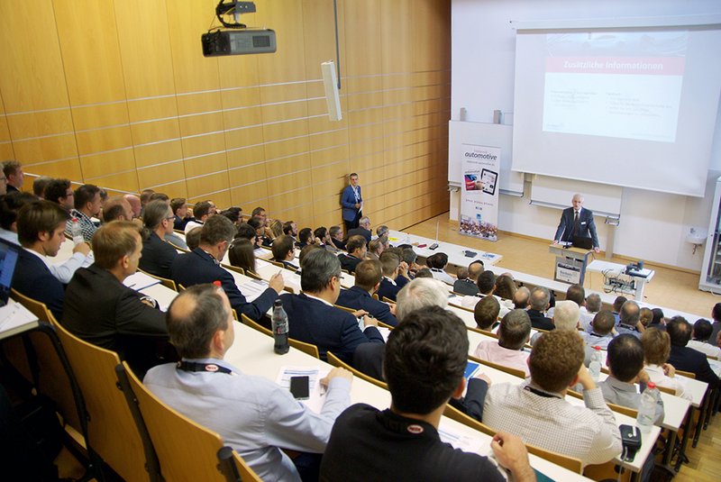 Rund 150 Automotive-IT-Experten konnte Hochschulpräsident Prof. Dr. Karl Stoffel an der Hochschule Landshut begrüßen.