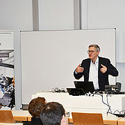 Einen umfassenden Überblick zum Thema Wasserstoff bot der Vortrag von Prof. Dr. Josef Hofmann.
