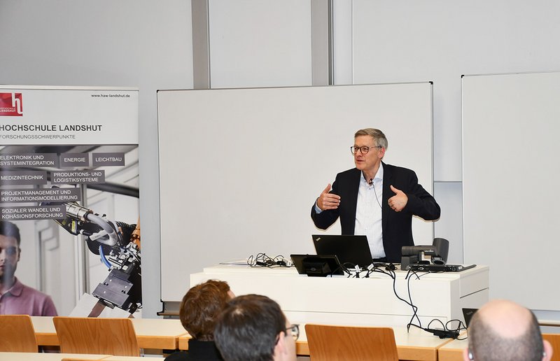 Einen umfassenden Überblick zum Thema Wasserstoff bot der Vortrag von Prof. Dr. Josef Hofmann.
