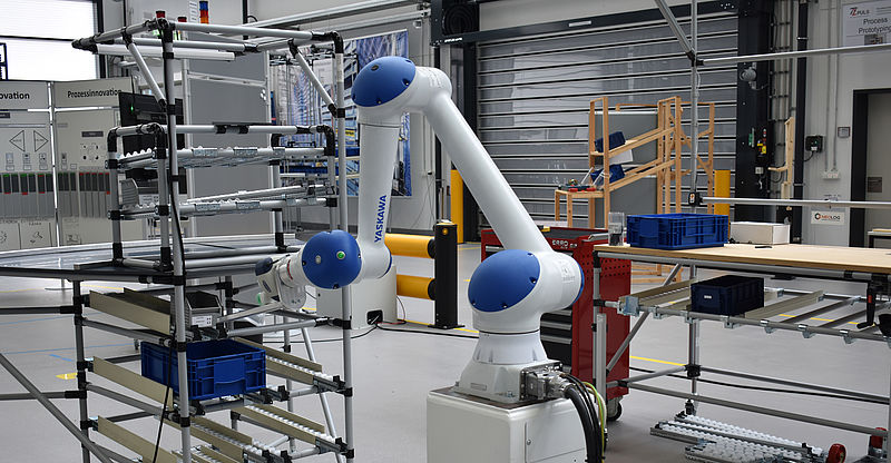 Roboter in der Musterfabrik