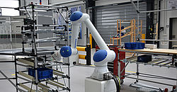 Roboter in der Musterfabrik