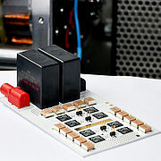 Das an der Hochschule Landshut entwickelte GaN-Leistungsmodul für eine 3-Level-Flying-Capacitor-Schaltung.