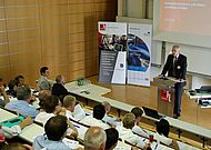 Hochschulpräsident Prof. Dr. Karl Stoffel bei der Begrüßung der Teilnehmer/-innen.