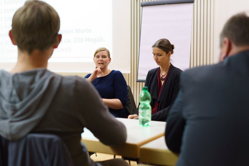 Die Ringvorlesung wird auch in Gebärdensprache übersetzt.