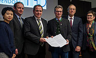 Staatssekretär Bernd Sibler übergibt Förderbescheide an Hochschulen in Deggendorf, Landshut und Passau.  (Foto: THD)