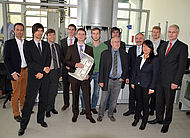 Die Partner des neuen Forschungsprojektes mit Hochschulpräsident Prof. Dr. Karl Stoffel (rechts) und Projektleiter Prof. Dr. Otto Huber (4.v.r.).
