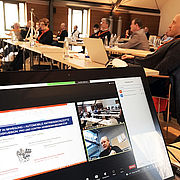 Einen kritischen Blick auf die E-Mobilität war Prof. Dr. Jörg Wellnitz (TH Ingolstadt).