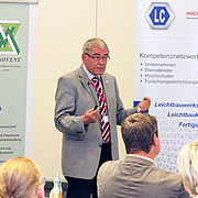 Prof. Michael Leck (HAWK Göttingen) bei seinem Vortrag.