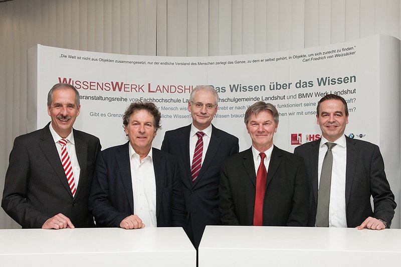 Die Vertreter der Wissenswerk-Partner mit dem Referenten (v.l.n.r.): Dr. Klaus Draeger, Prof Dr. Dieter Frey, Prof. Dr. Karl Stoffel, Dr. Alfons Hämmerl und Ralf Hattler.