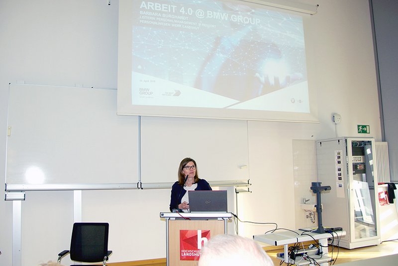 Barbara Burghardt (BMW Group) bei ihrem Eingangsstatement.