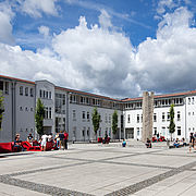 Hochschul-Rankings zeigen, dass die meisten der Studierenden mit der Hochschule Landshut und der Studienqualität sehr zufrieden sind
