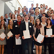 30 Studentinnen und Studenten erhielten am Dienstag ein Deutschlandstipendium an der Hochschule Landshut.