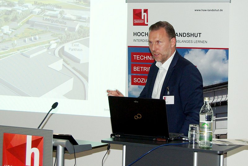 Über die Prozessplanung für das Versorgungszentrum-2 BMW Landshut referierte Uwe Schäfer (BMW Werk Landshut).