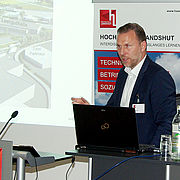 Über die Prozessplanung für das Versorgungszentrum-2 BMW Landshut referierte Uwe Schäfer (BMW Werk Landshut).