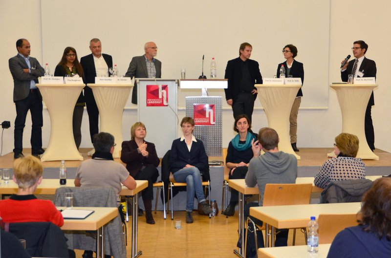Auf der Fachtagung „Interkulturelle Öffnung in Kommunen“ diskutierten rund 80 Teilnehmer über aktuelle Prozesse und Maßnahmen an der Hochschule Landshut