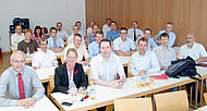 Die Hochschulleitung mit Präsident Prof. Dr. Karl Stoffel und den Vizepräsidenten Prof. Dr. Dieter Greipl (1. Reihe, 4.v.l.) sowie Prof. Dr. Helmuth Gesch (rechts) bei der Begrüßung von neuen Professoren/innen.