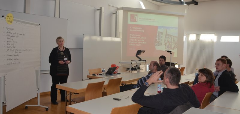 In verschiedenen Workshops konnten sich die Teilnehmer/-innen über Themen zu Gesundheit am Arbeits- und Studienplatz austauschen