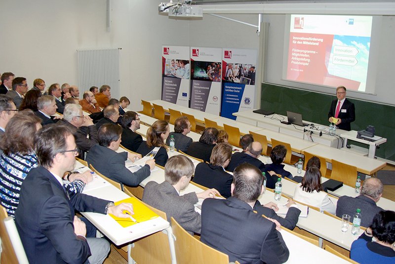 Vizrpräsident Prof. Dr. Holger Timinger freute sich in seiner Begrüßung über die große Resonanz.