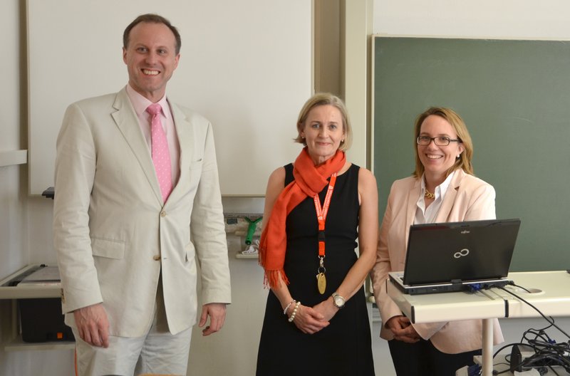 Prof. Dr. Bernd Mühlfriedel, Helena Nordström und Prof. Dr. Sandra Gronover