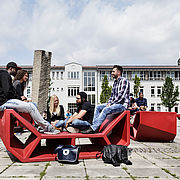 Eine Studierendengruppe hat an der Hochschule Landshut untersucht, wie Studierende und Mitarbeiter mit Vielfalt und Diskriminierung am Campus umgehen.