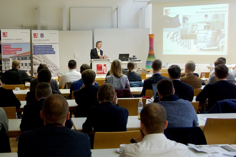 Voller Hörsaal beim Praxisforum 3D-Druck.