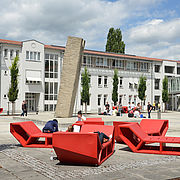 Sobald die ersten Enzos auf dem Campus platziert waren, wurden sie von den Studierenden in Beschlag genommen.
