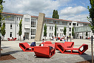 Sobald die ersten Enzos auf dem Campus platziert waren, wurden sie von den Studierenden in Beschlag genommen.