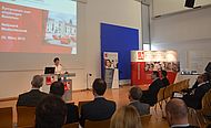 Clustermanagerin Caroline Eberl organisiert eine neue Veranstaltungsreihe für das Netzwerk Medizintechnik.