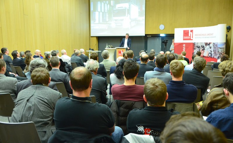 “The Internet is driving Industry 4.0, but this necessitates excellent logistics", said Joachim Drees of MAN last Tuesday at the Landshut Entrepreneurs' Conference at Landshut University of Applied Sciences.