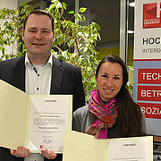 Christiane Heigermoser und Prof. Dr. Christian Seel (v. rechts) erhielten den Preis der Lehre der Hochschule Landshut.