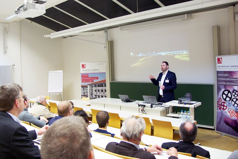 Wissenschaftlicher Leiter Prof. Dr. Christian Seel bei der Themeneinführung.