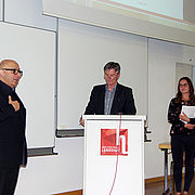 Eine rege Diskussion, moderiert von Dr. Alfons Hämmerl (HSG),  entwickelte sich im Anschluss an den Vortrag.