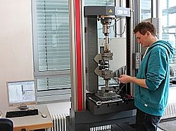 Universal-Zugprüfmaschine Zwick Z150