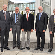 Hochschulpräsident Prof. Dr. Karl Stoffel verabschiedete mit Kanzler Dr. Johannes Rist die Professoren in den Ruhestand.