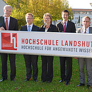 Die Hochschulleitung mit (v.l.n.r.) Hochschulpräsident Prof. Dr. Karl Stoffel, Prof. Dr. Holger Timinger, Prof. Dr. Gudrun Schiedermeier, Prof. Dr. Alexander Kumpf und Kanzler Dr. Johann Rist.